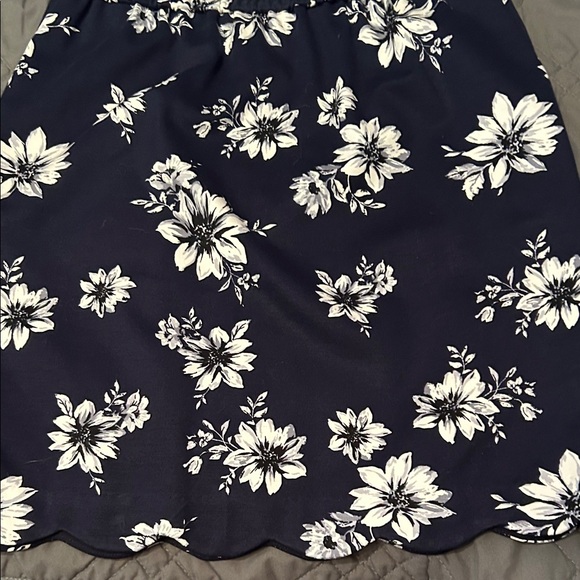 Skies Are Blue Floral Mini Skirt in Navy and White - Picture 7 of 9